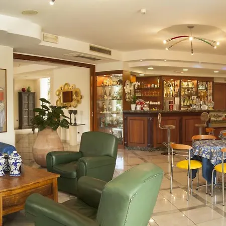 Torre Del Mar Apartahotel 4*