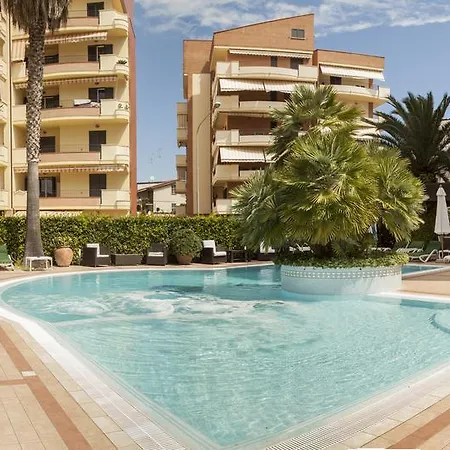 Torre Del Mar Apartahotel 4*