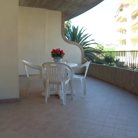 Hotel apartamentowy Torre Del Mar
