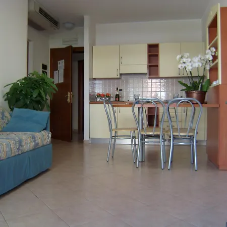 Hotel apartamentowy Torre Del Mar