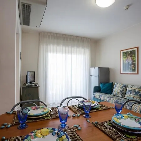 מלון דירות Torre Del Mar אלבה אדריאטיקה