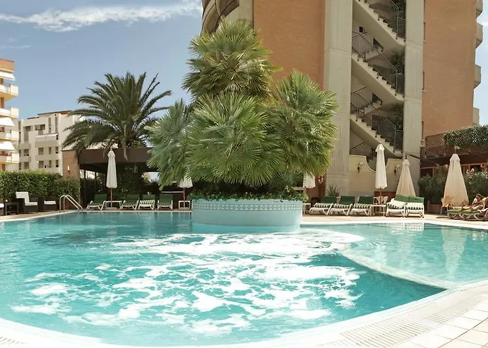 Torre Del Mar מלון דירות 4*